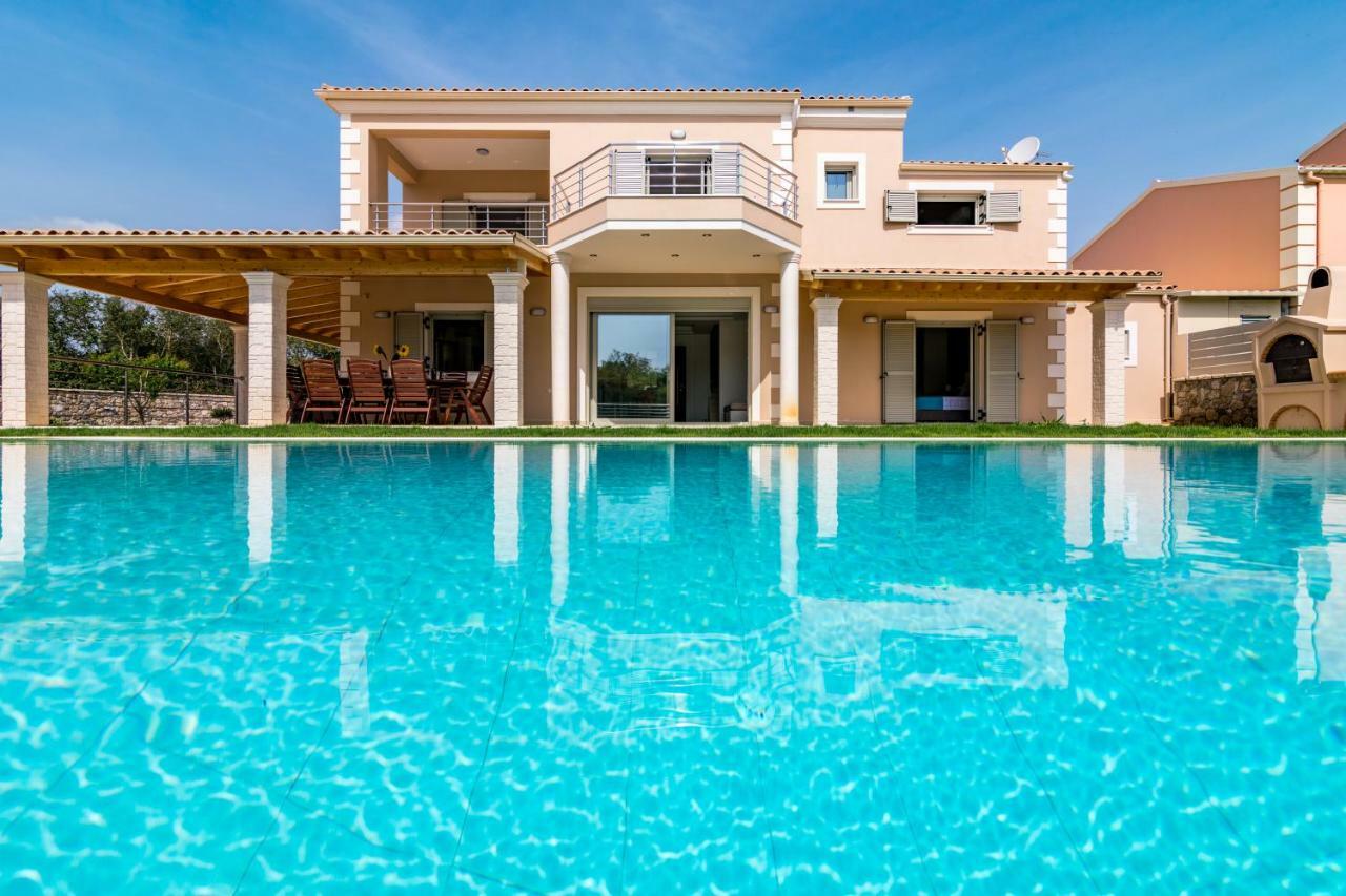 Johnnie Villa